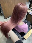 ピンクベージュ