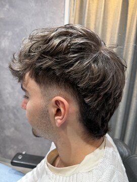 メグロバーバーショップロッポンギ 目黒六(MEGURO BARBER SHOP 6PPONGI) ハイライト×バーストフェード