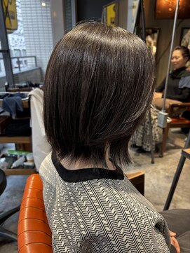 インス(ensue) 大人可愛い◎フェイスレイヤーボブ×艶髪グレージュ
