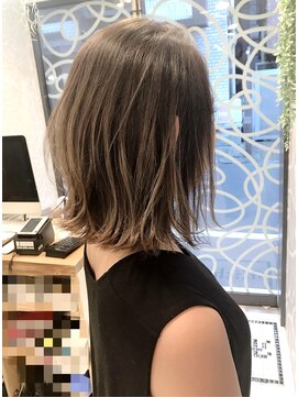ミッシェル アフロート(michelle afloat) ２０代３０代４０代５０代グレージュボブ外ハネCカーブ