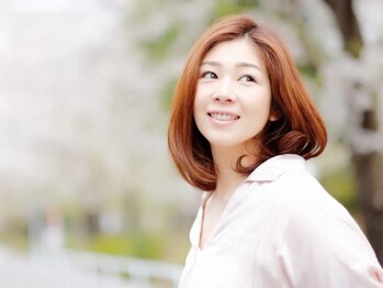 ナチュラルカラー(natural color)の写真/こまめなメンテナンスをしたい「ちょこっと白髪」に最適!くつろぎの空間でキレイ/手早く/お得にカラーを!