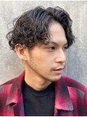 ツイストスパイラルパーマセンターパートツーブロックメンズヘア
