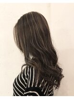 リトバイプティパ(Lit by petit-pas) 立体感!ハイライトグレージュカラー♪