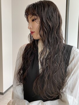 カルテ(QUARTE) 黒髪パーマ レイヤーロング ロングパーマ