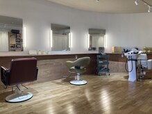 ジーナ(gina)の雰囲気（落ち着いた雰囲気の2席の小さなプライベートサロンです。）