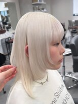 ベレーザ 渋谷(BELEZA)&nbsp;10747ニュアンスカラーホワイトブロンド韓国風巻きレイヤーボブ