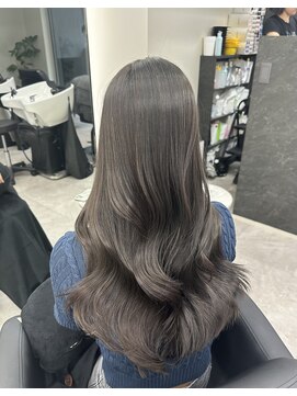 アルドーレフィエロ シンサイバシ(Ardore fiero shinsaibashi) ブリーチ無しでできるアッシュグレージュ♪[白川幸太]