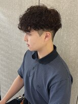 ニアウ 太田店(Niau)&nbsp;メンズナチュラルマッシュ刈り上げフェード波巻きプードルパーマ