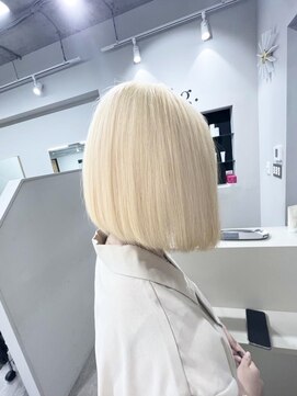 リグ 横浜(Lig.) 抜きっぱなしブリーチブロンドヘアブリーチダブルカラー/横浜駅