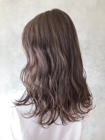 アイティー バイ アルバム 浦和店(IT by ALBUM)&nbsp;ベージュセミロング_オリーブカラーハイライトカラー_ba242301