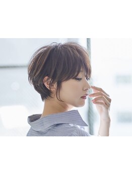 大人女性の為の美カラーご提案◎グレイカラーでも明るい色味も楽しめます。白髪ぼかし/ダブルカラー/ボブ