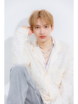 シロ 船橋(白silo) メンズハイトーン/センターパート/韓国マッシュ/ツーブロック