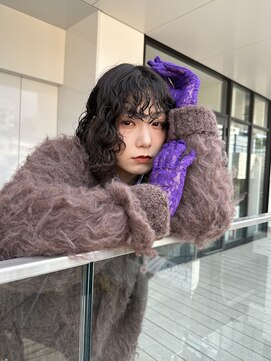 ホロ(hollo) ボブパーマロングウルフパーマ黒髪レイヤーパーマ