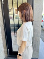 メゾン アヴァロ(Maison Avallo)&nbsp;シアーベージュの切りっぱなしボブ