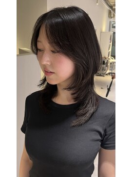 アム(amu) ミディアムレイヤー/ハッシュカット／韓国レイヤー