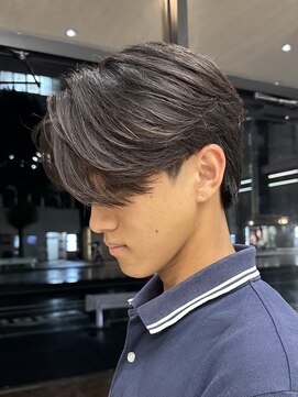 カルム(kalm) 毛流れセンターパートニュアンスパーマカルマヘアメンズパーマ