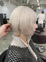 アルトラ(ALTLA)&nbsp;ショートウルフ×ホワイトカラー