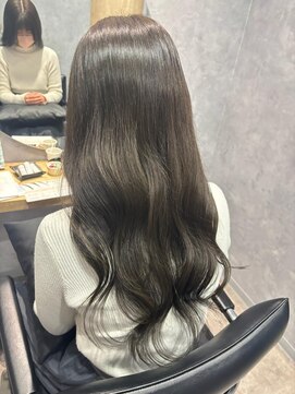 エレノア 越谷(Eleanor) ツヤツヤアッシュグレー