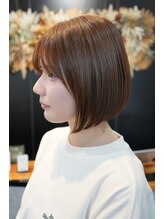 シロ(SHILO) コンパクトボブ×サイドバングの小顔シルエット/諏訪