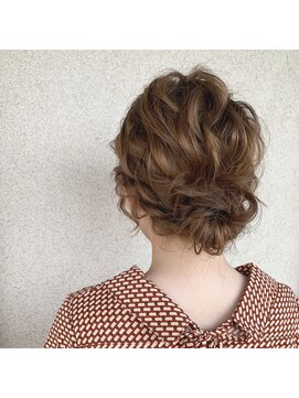 クリリ(KURIRI) 結婚式お呼ばれヘアアレンジ