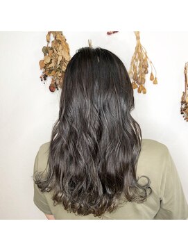 ウル(Ulu) 透明感×グレージュ