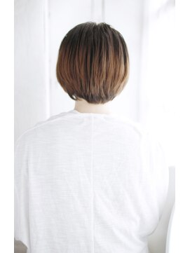 トレス プラス エヌ(TRESS+n) 20代30代40代　外国人風THROWボブ【堅田】