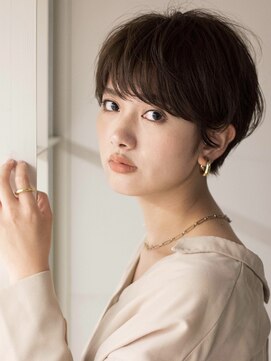 サーカス バイ ビュートリアム 青山(CIRCUS by BEAUTRIUM) 小顔補正立体カット/大人ショート/20代/30代/40代