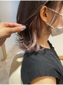 大人かわいいくびれミディラベンダーインナーカラー