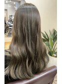 オリーブベージュ×ハイライト