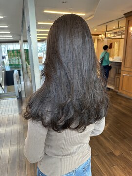 ザック ヴィ(ZACC  vie) レイヤーカット/セミロング/艶カラー/学割U24