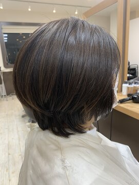 リアン(Lien) 丸み可愛いショートボブ/透明感スモーキーアッシュ/赤味なし