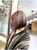 推し概念を込めたホワイトシルバーとレッドのコントラストカラー