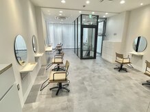 ハーバイリンヘアー(her by rin hair)の雰囲気（表参道 駅B5出口より徒歩4分《レイヤーカット/髪質改善/韓国風》）
