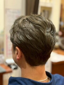 美容室ヒラトヤ 都南店 グレイカラー白髪ぼかしハイライト絶壁解消ミセスヘアメンズヘア