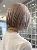 ハイトーン切りっぱなしショートボブミルクティーピンクベージュ