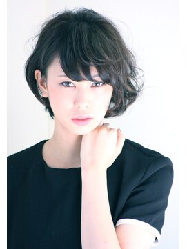 レンジシキチジョウジ (RENJISHI KICHIJOJI) 耳かけ無造作パーマボブ