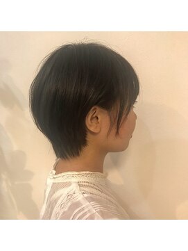 クオーラ(cuaura) 耳掛けショートスタイル