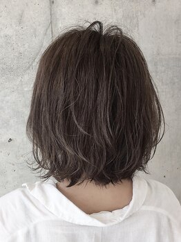 【伏見駅徒歩1分】イルミナカラー+ハイライトで透明感を演出。オシャレな髪色が長く続く☆