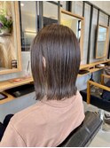 切りっぱなしミディアムボブ