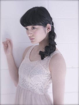 ココ 本八幡(KOKO) 黒髪クラゲヘアーオリーブグレー小顔ココアベージュロングヘア