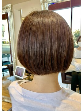 ルッツ(Lutz. hair design) コンパクトなミニボブ【犬山良慈】