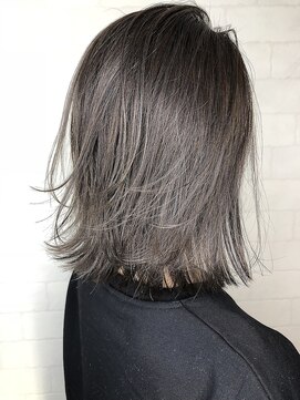 メリー(merry craftsman's factory) 外国人風バレイヤージュ、ハイライトカラーアッシュグレージュ