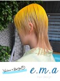 イエローベージュ