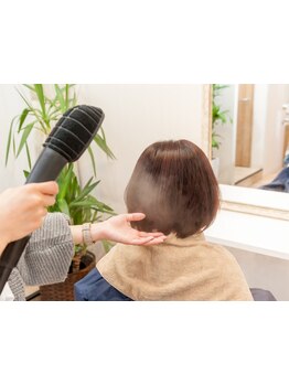 髪の状態に合わせたオーダーメイドのトリートメントをご提案！髪の内部から補修し、艶のある仕上がりに♪