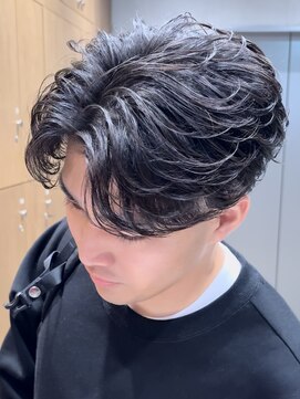 フィフス 神南(fifth) 渋谷メンズパーマフェザーパーマセンターパートガイルヘアゆるめ