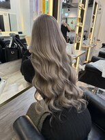 ラピス 千葉(Lapis) ホワイトシルバーカラー