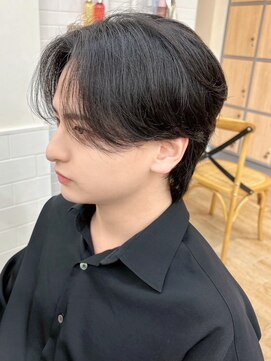 ネオリーブ クーロ メゾン 横浜(Neolive curro Maison) 韓国マッシュ　センターパートフェザーパーマ　MEN’S HAIR