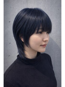 テラ(terra) ナチュラルショートウルフ × ダークネイビー　20代30代