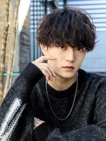 エース(ACES)&nbsp;波巻きパーマ無造作マッシュツーブロック黒髪