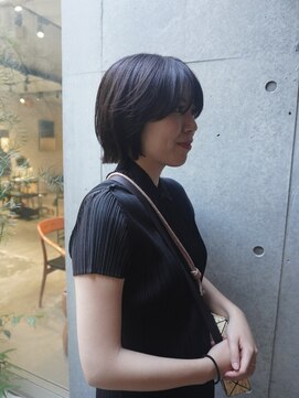 カシ 中目黒(CASI) レイヤーボブで涼しげオリーブブラック